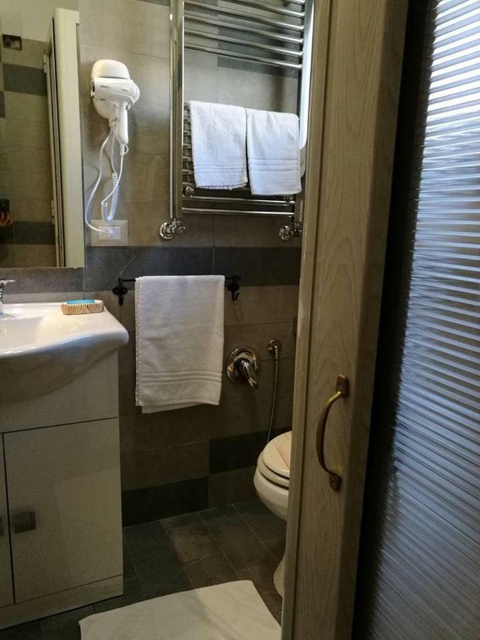 B&B Fratelli Nicoli โรม ภายนอก รูปภาพ