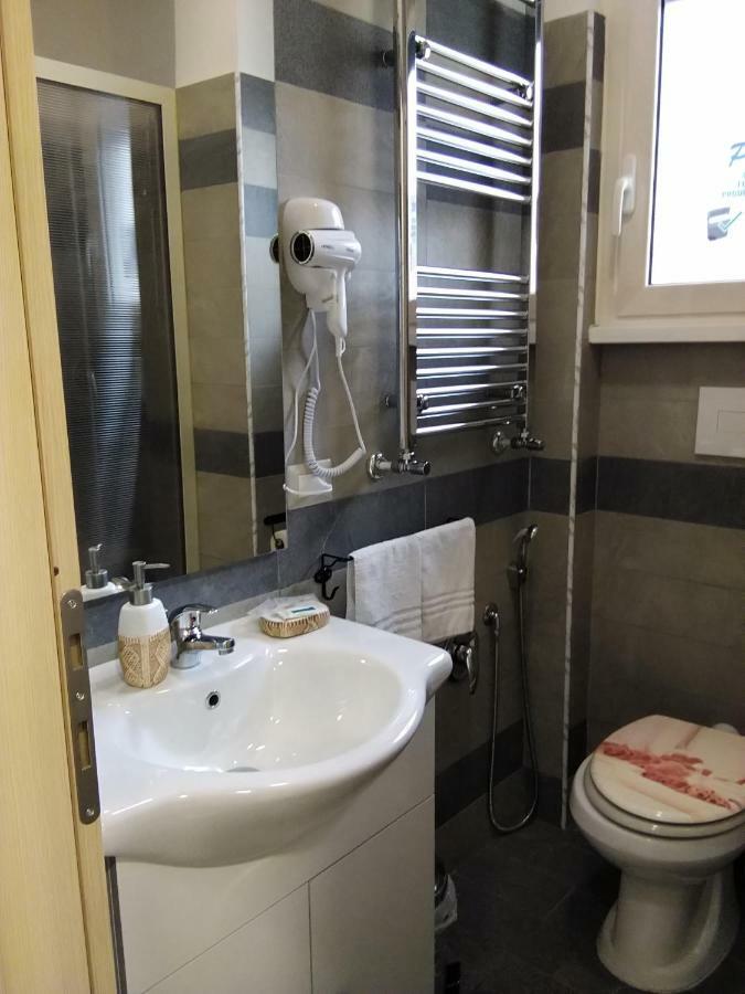 B&B Fratelli Nicoli โรม ภายนอก รูปภาพ