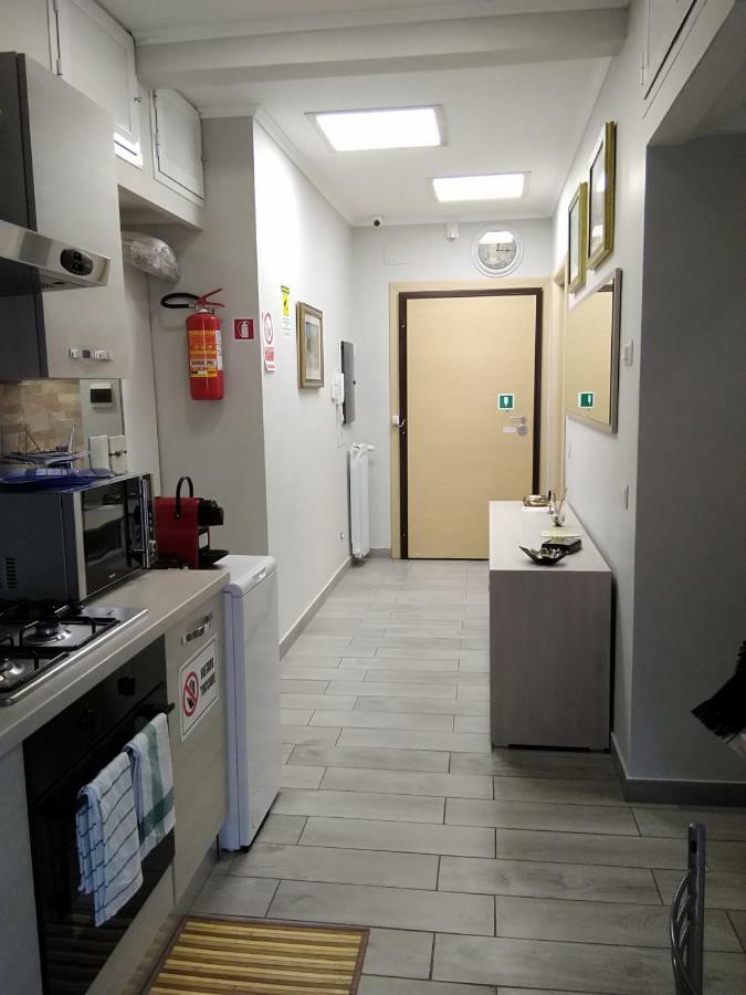 B&B Fratelli Nicoli โรม ภายนอก รูปภาพ